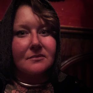 Meet your Posher, Saranique